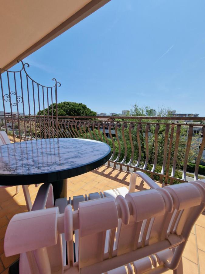 Hotel Di Giovanni Бибионе Екстериор снимка