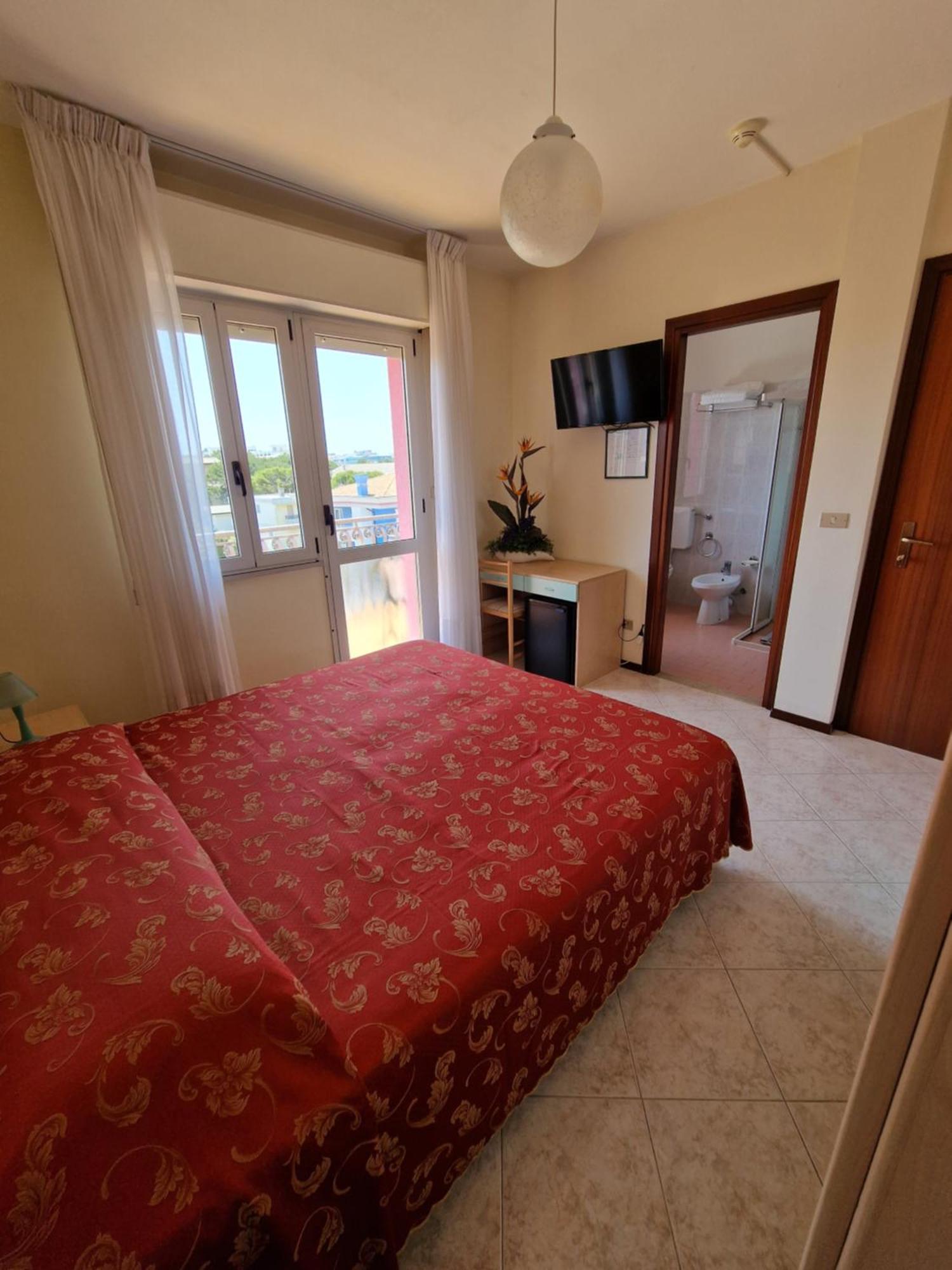 Hotel Di Giovanni Бибионе Стая снимка