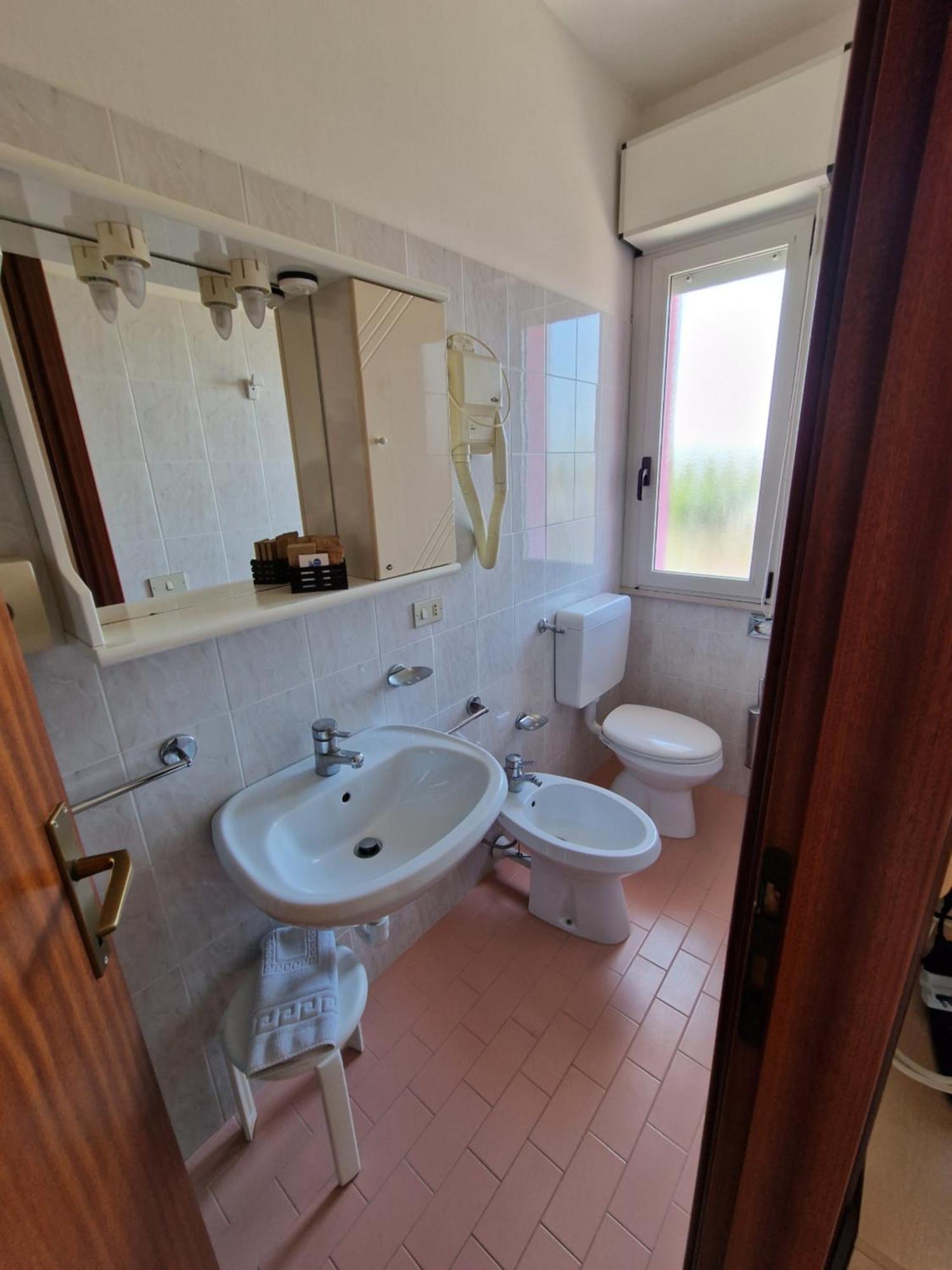 Hotel Di Giovanni Бибионе Екстериор снимка