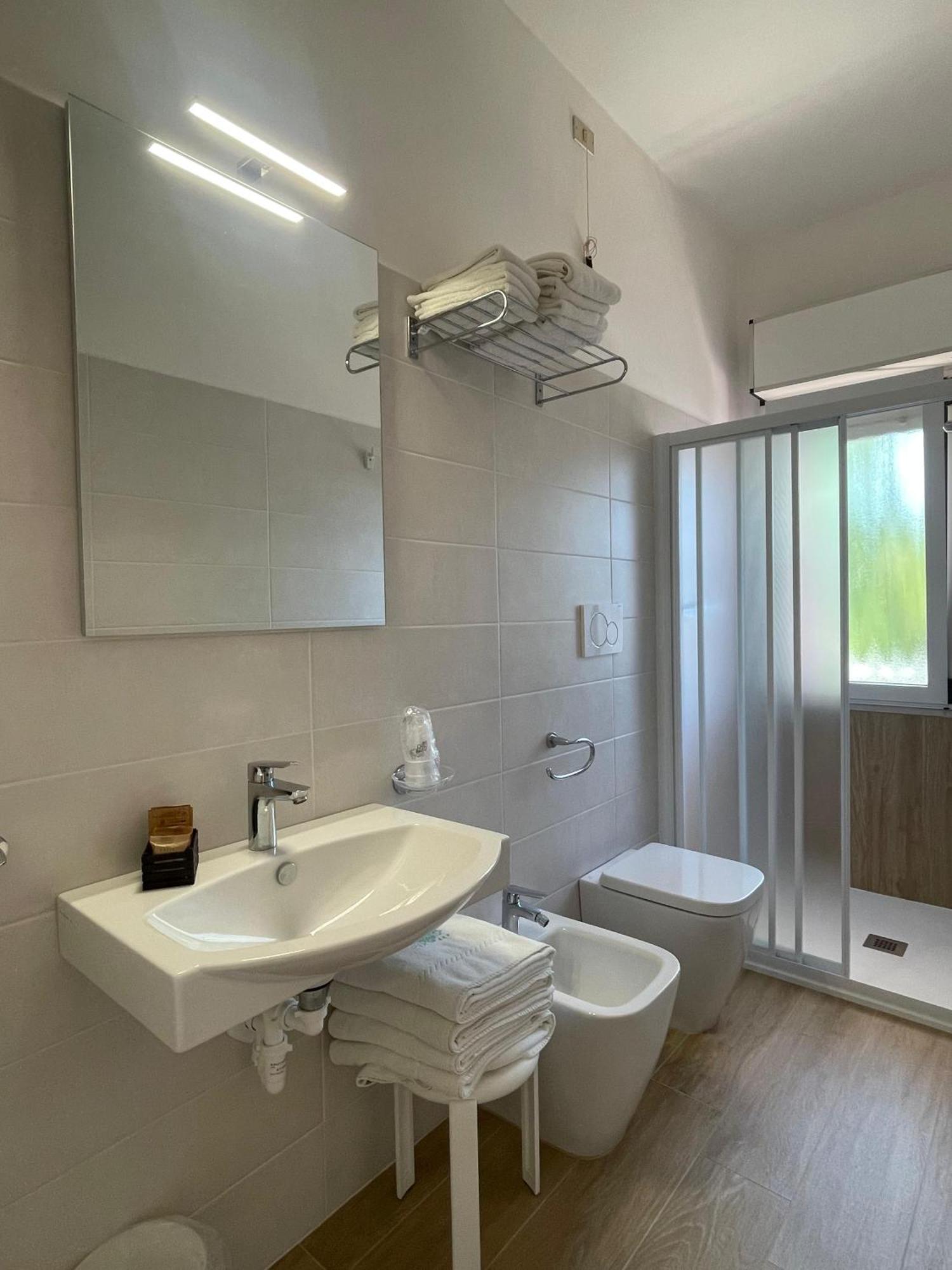 Hotel Di Giovanni Бибионе Екстериор снимка