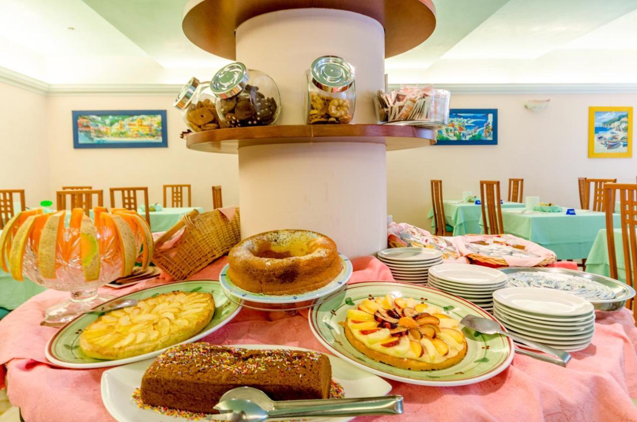 Hotel Di Giovanni Бибионе Екстериор снимка