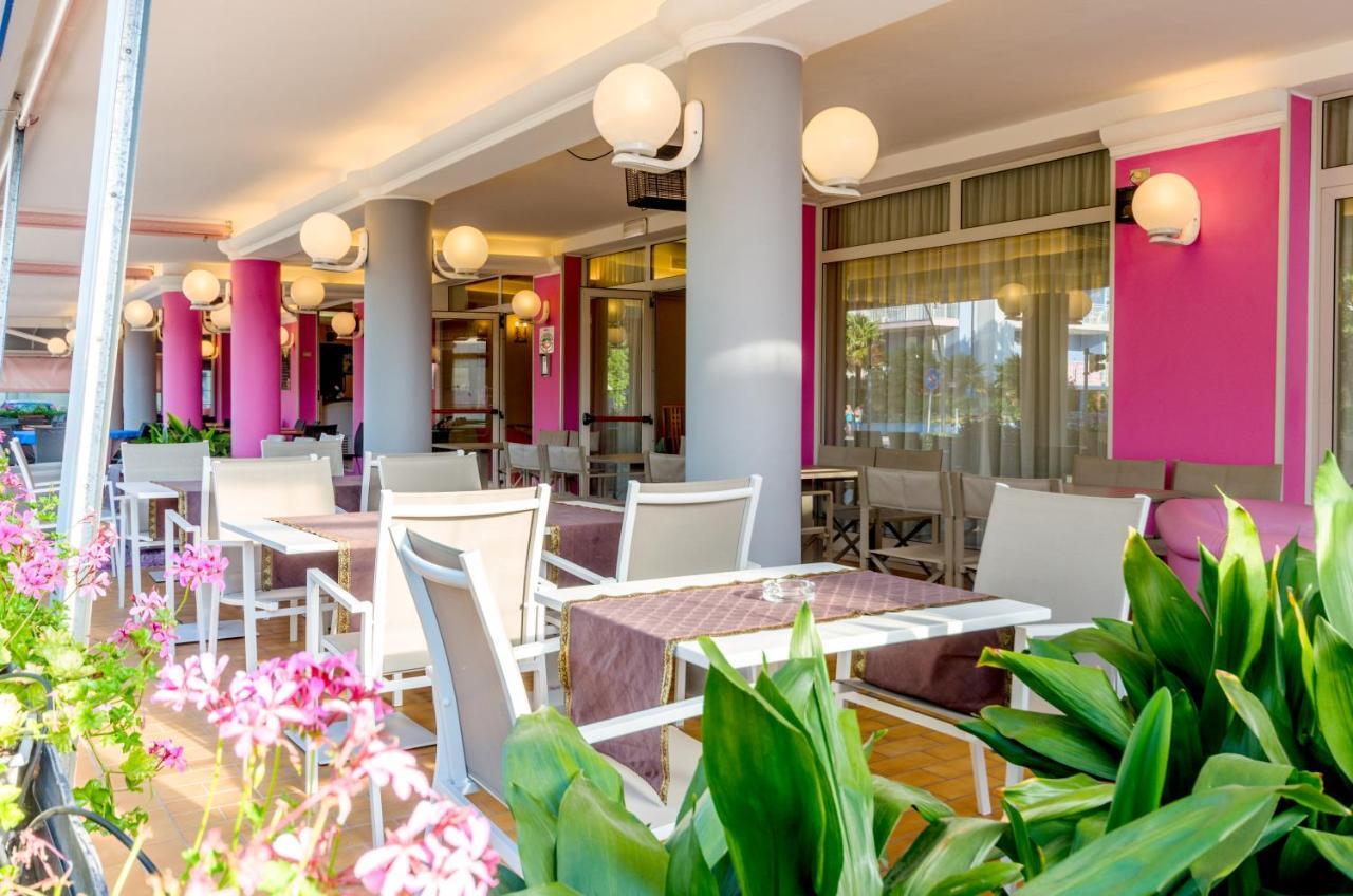 Hotel Di Giovanni Бибионе Екстериор снимка